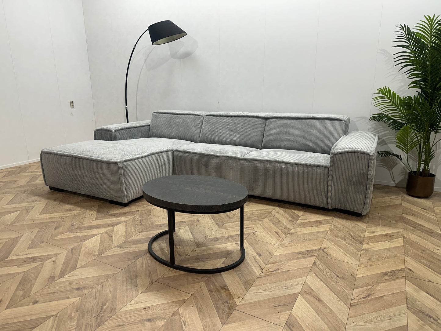!Showroom Model! Licht Grijze Ribstof Hoekbank
