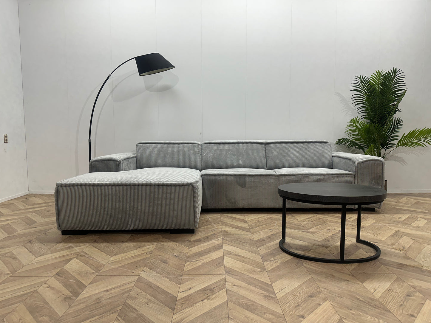 !Showroom Model! Licht Grijze Ribstof Hoekbank