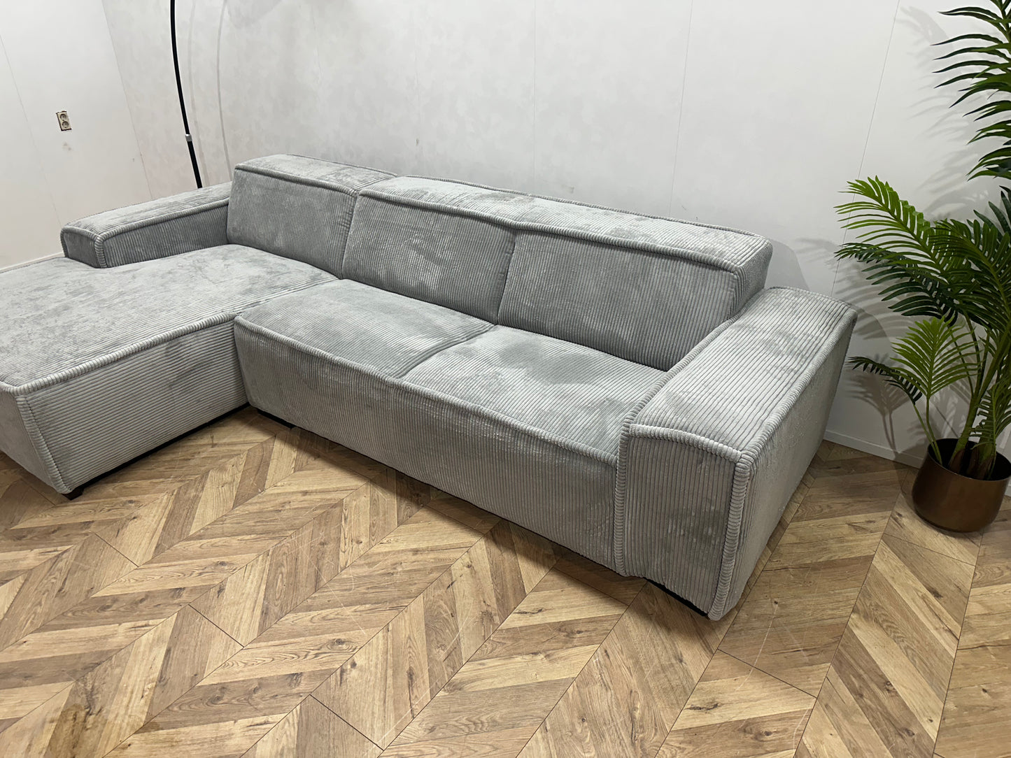 !Showroom Model! Licht Grijze Ribstof Hoekbank