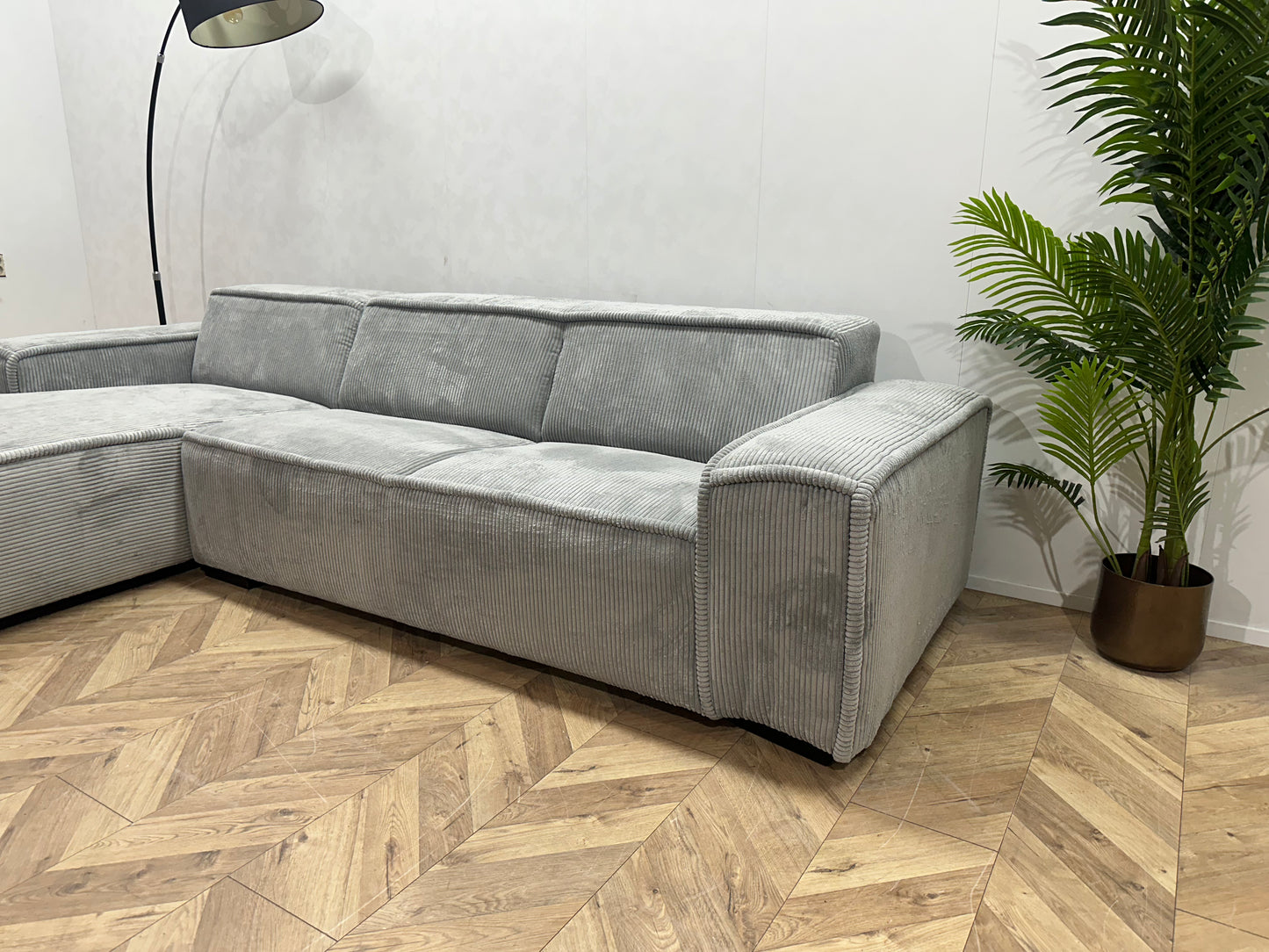!Showroom Model! Licht Grijze Ribstof Hoekbank