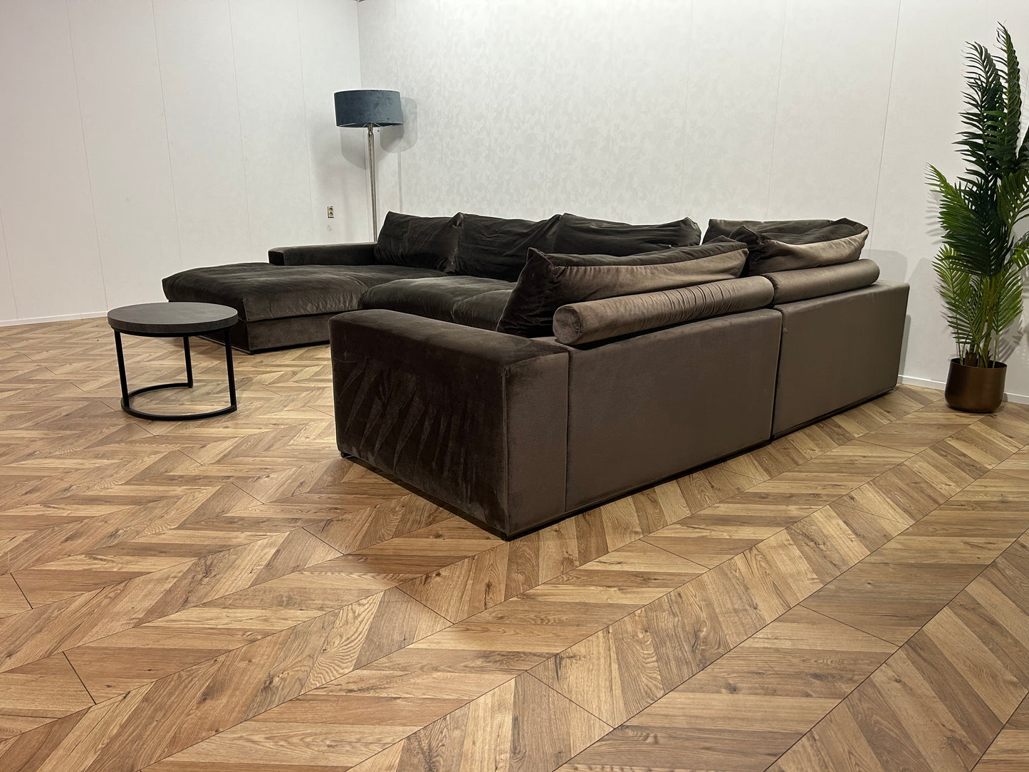Ruime Grijze Velvet U Bank ~ Losse Kussens Met Afneembare Hoezen