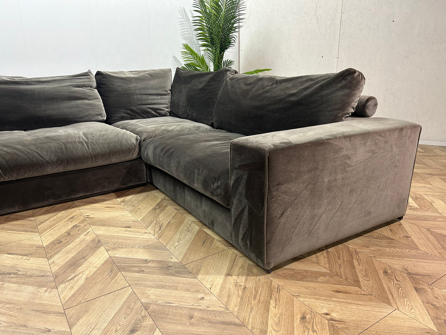 Ruime Grijze Velvet U Bank ~ Losse Kussens Met Afneembare Hoezen