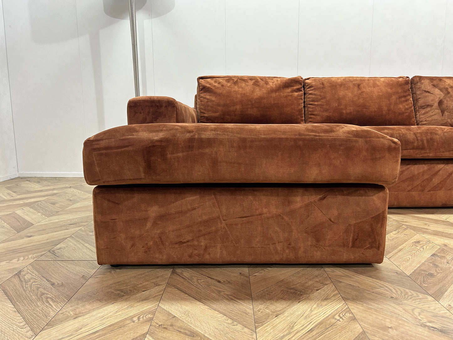 Cognac Bruine Velvet Hoekbank ~ Losse Kussen Met Afneembare Hoezen