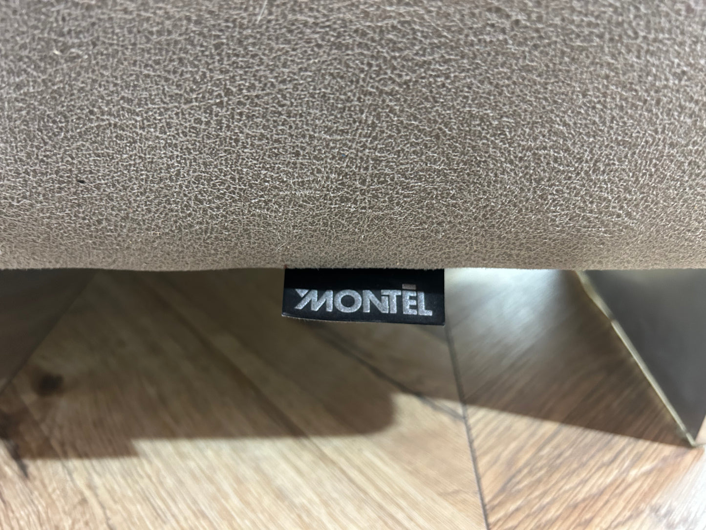 Montèl Licht Grijze Suède Stof Banken Set ~ Vaste Kussens