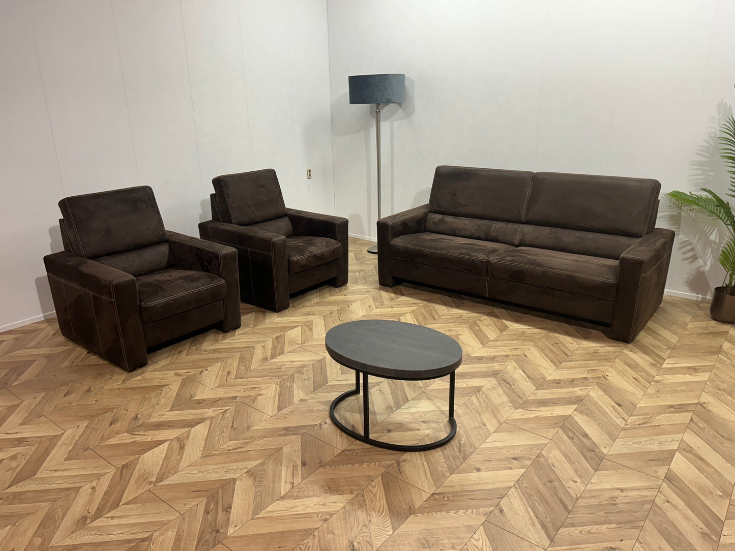Bruine Suède Stof 2,5-Zits Bank Inc. Fauteuils ~ Nieuwstaat