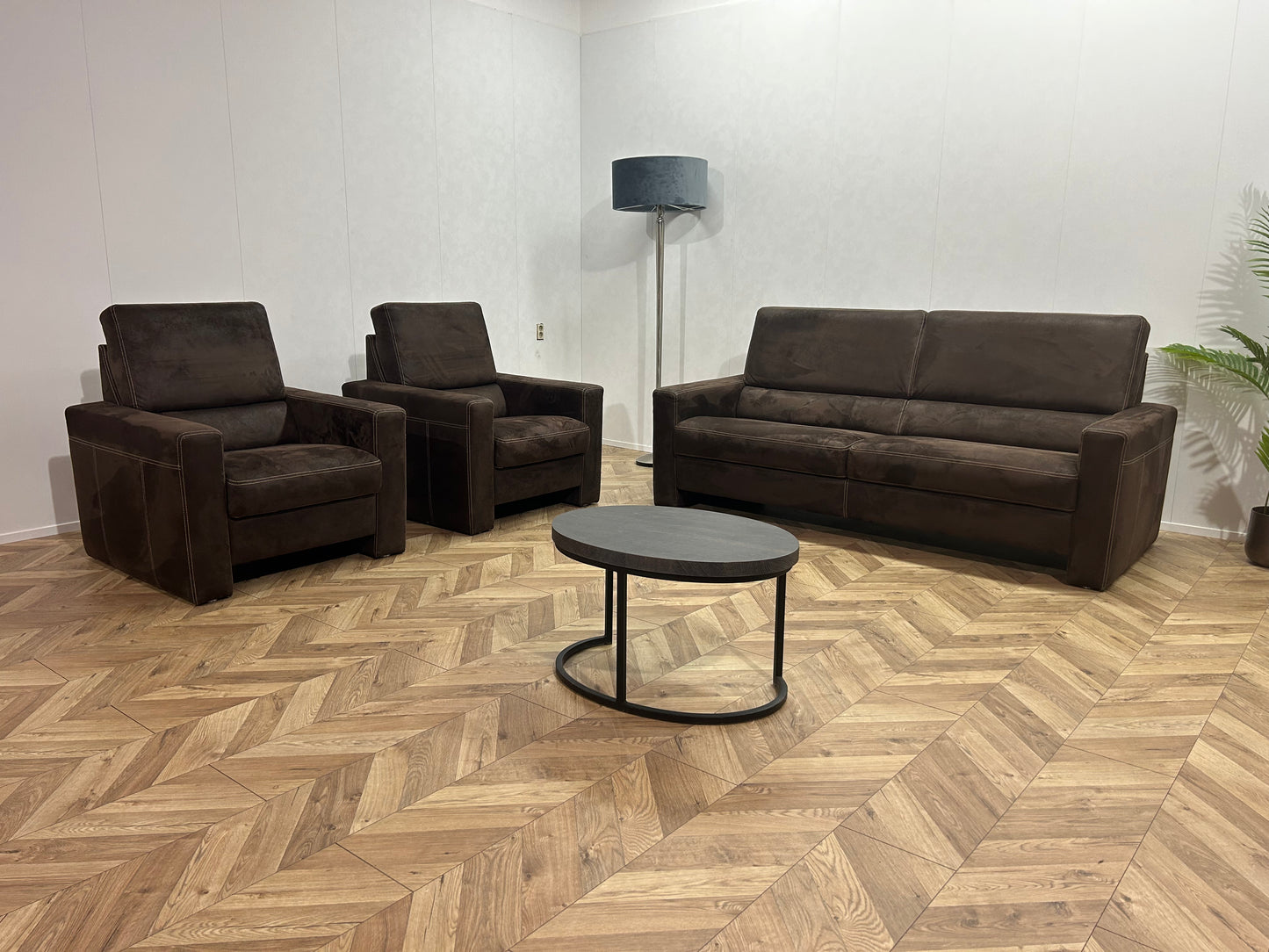 Bruine Suède Stof 2,5-Zits Bank Inc. Fauteuils ~ Nieuwstaat