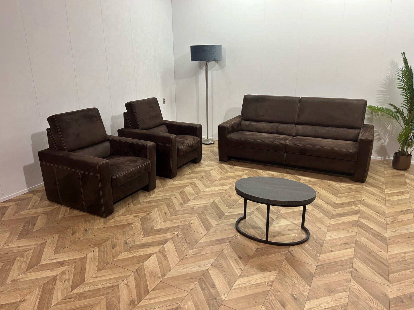Bruine Suède Stof 2,5-Zits Bank Inc. Fauteuils ~ Nieuwstaat