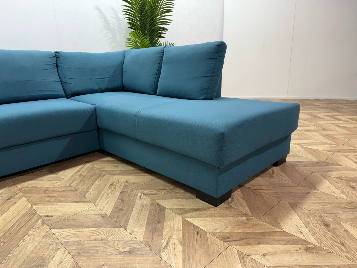 Licht Blauwe Hoekbank ~ Losse Rugkussens Met Afneembare Hoezen