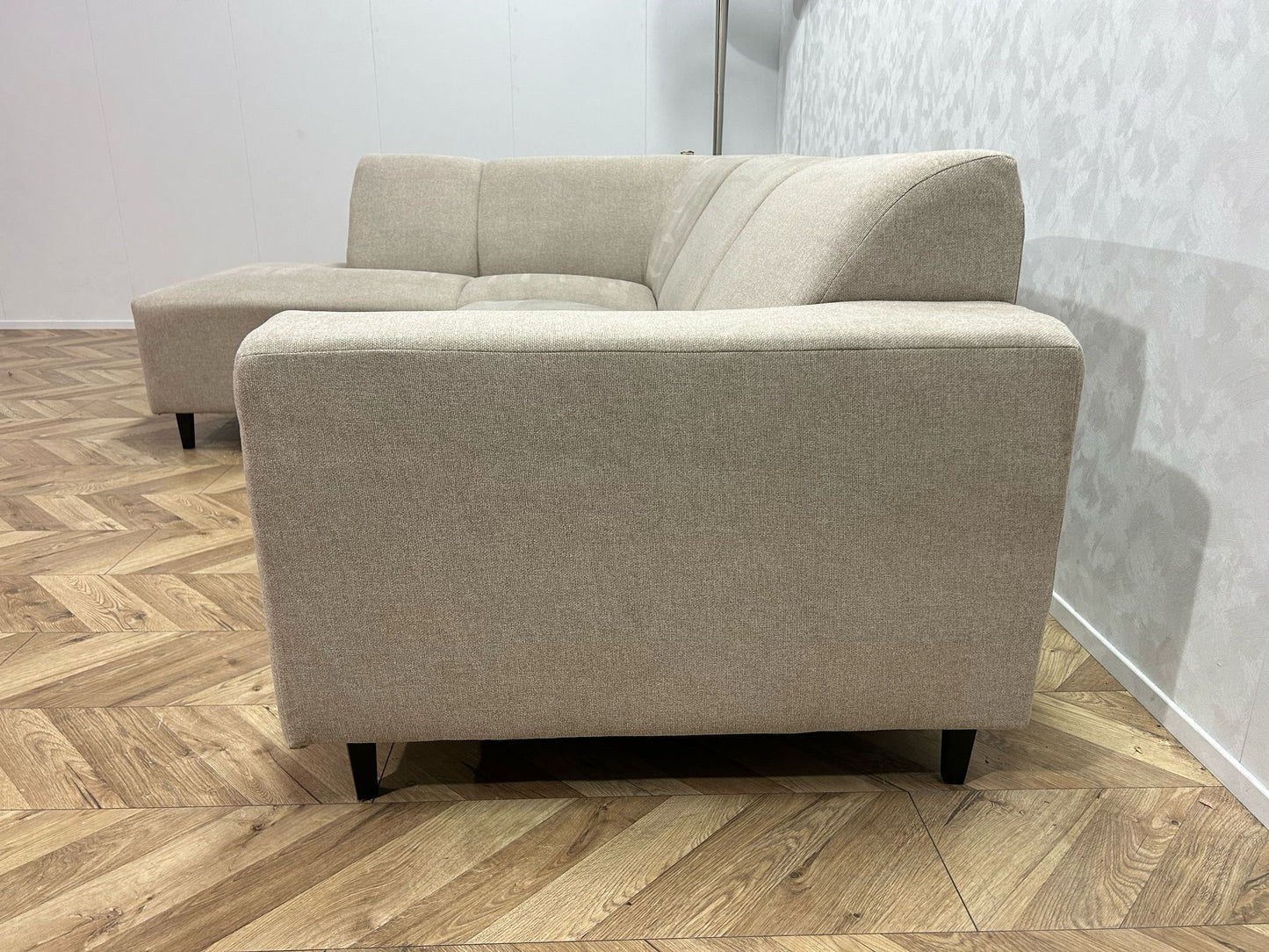Beige Hoekbank Inc. Hocker ~ Vaste Kussens