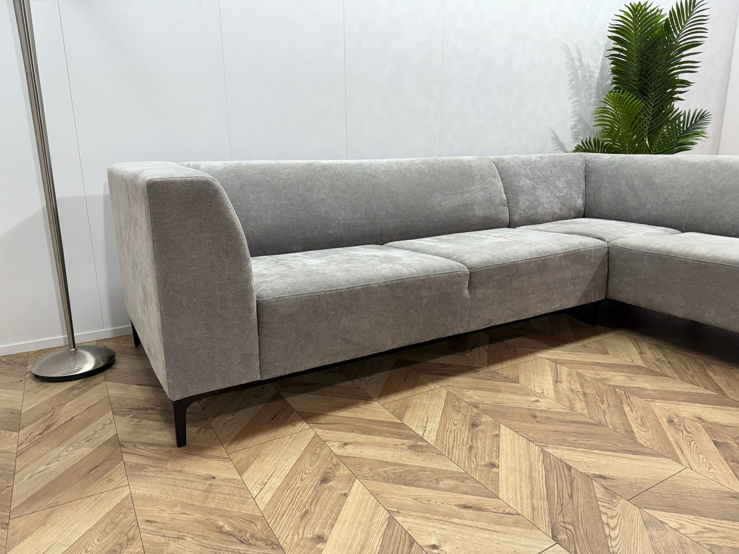 Licht Grijze Velvet Loods 5 Hoekbank ~ Vaste Kussens