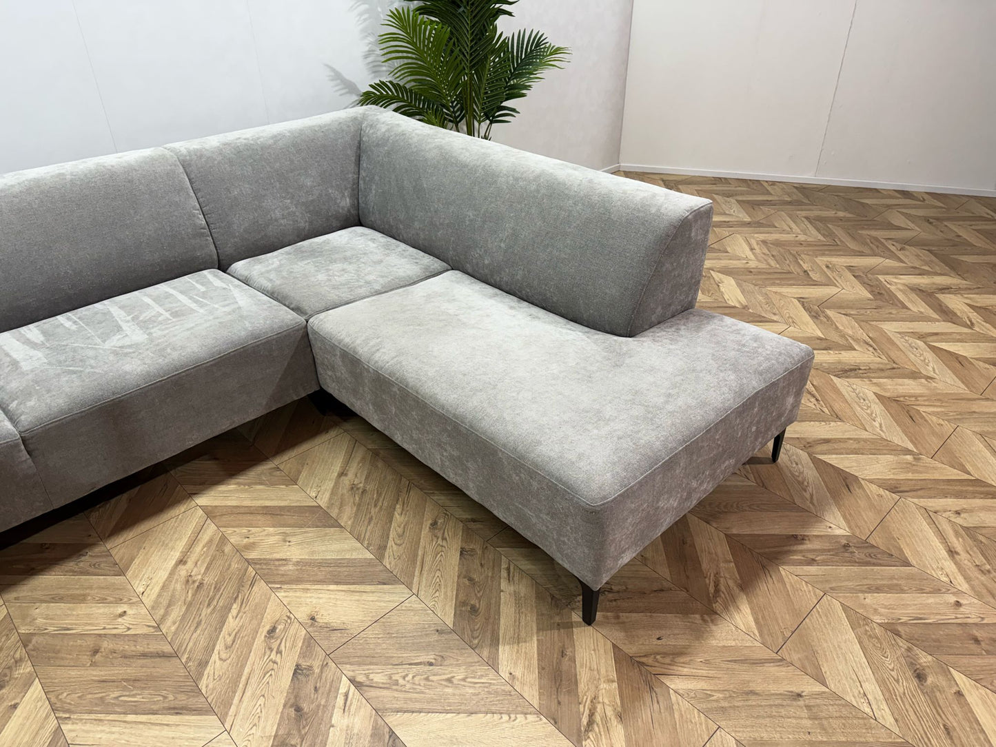 Licht Grijze Velvet Loods 5 Hoekbank ~ Vaste Kussens