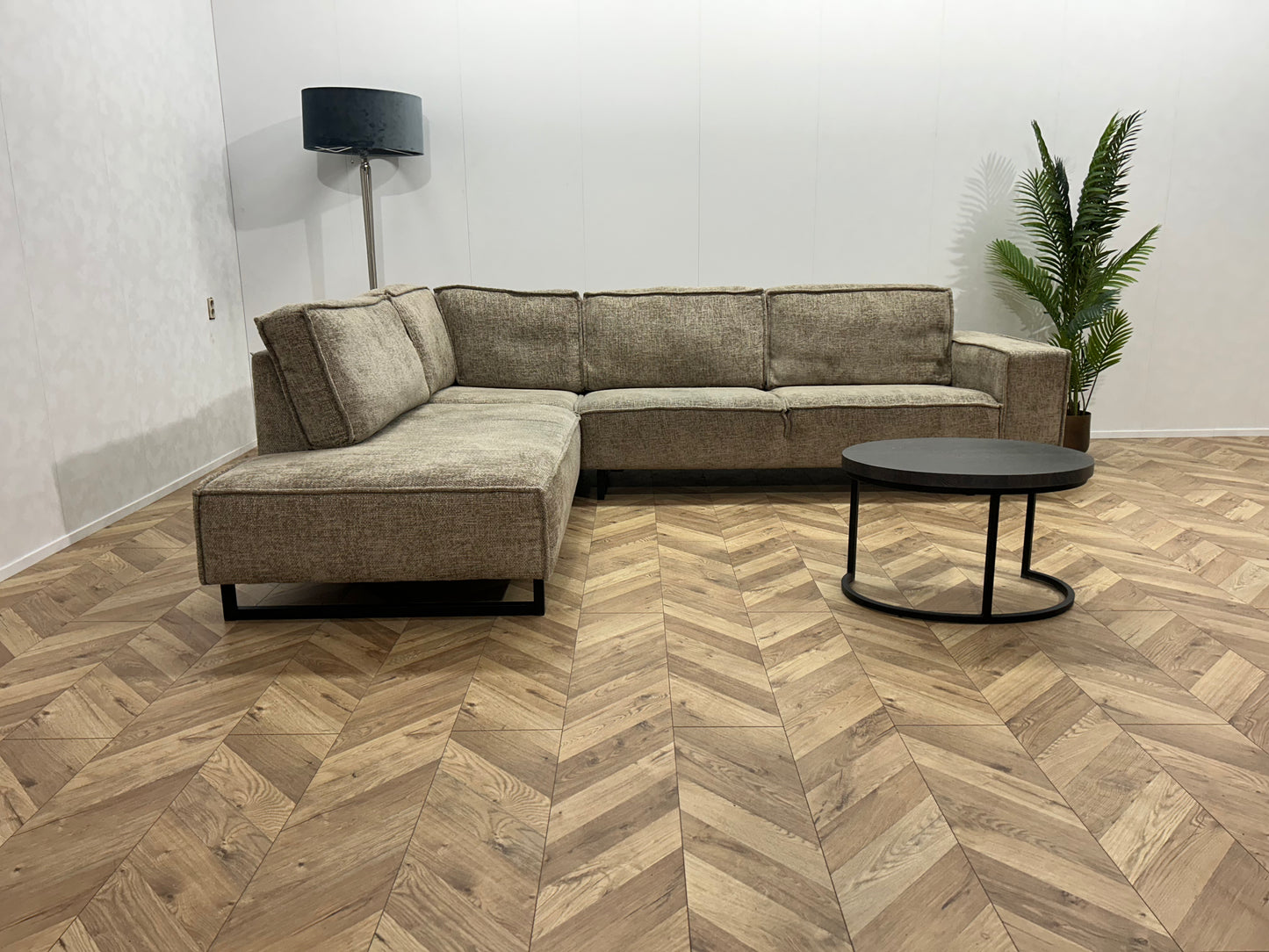 Taupe Hoekbank ~ Losse Rugkussens Met Afneembare Hoezen