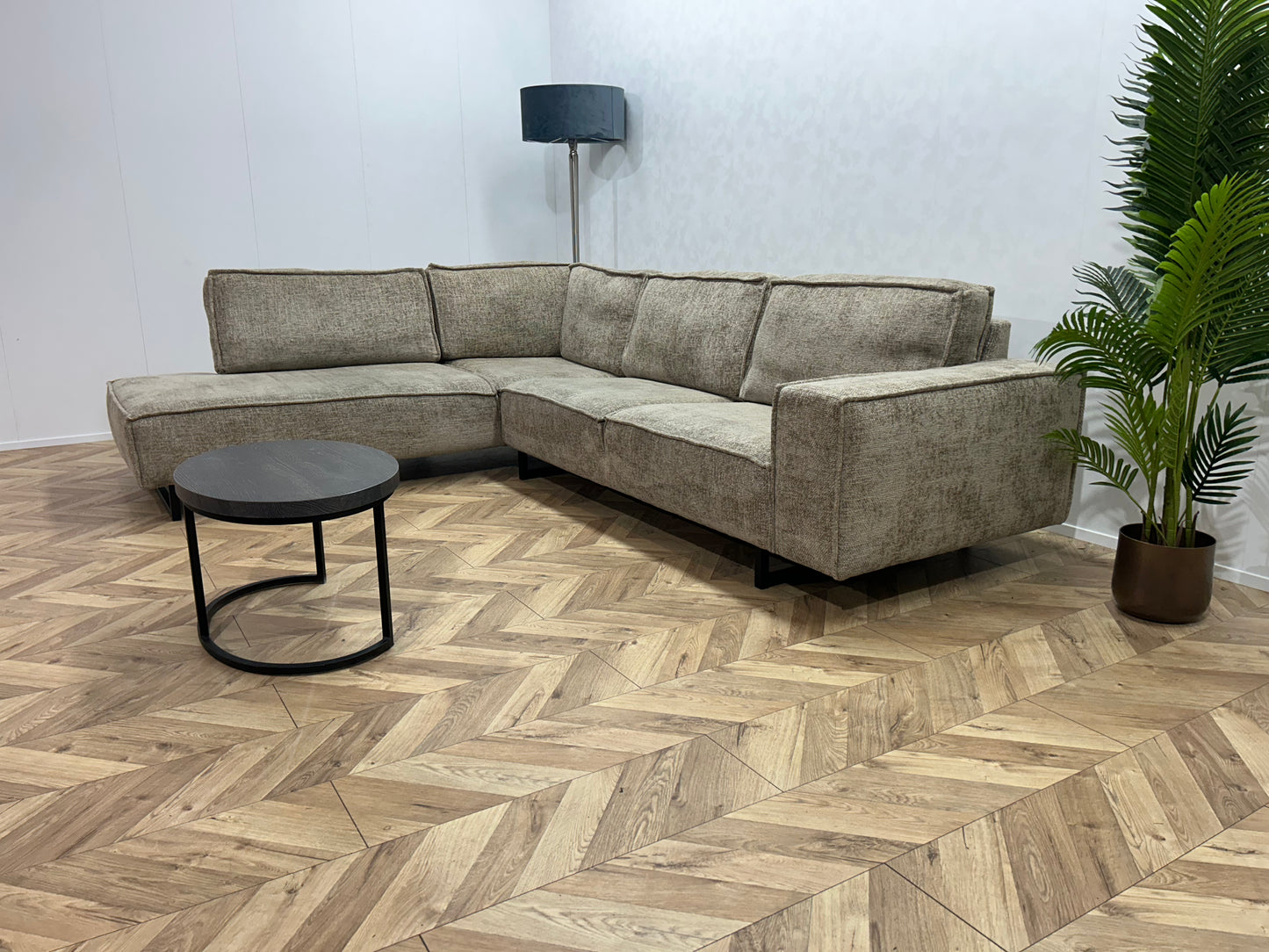 Taupe Hoekbank ~ Losse Rugkussens Met Afneembare Hoezen