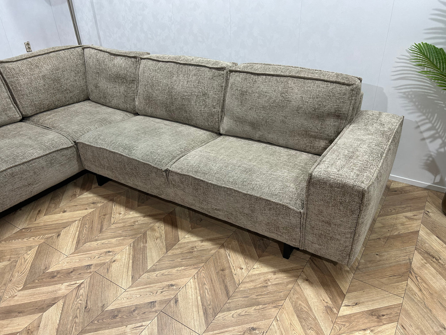 Taupe Hoekbank ~ Losse Rugkussens Met Afneembare Hoezen