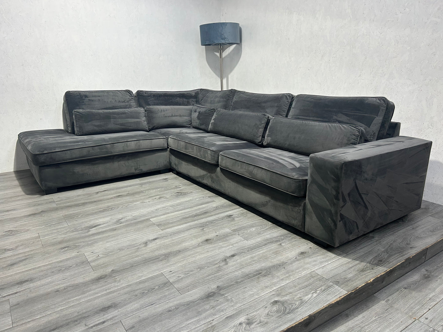 !Showroom Model! Antraciet Velvet Hoekbank ~ Losse Kussens Met Afneembare Hoezen