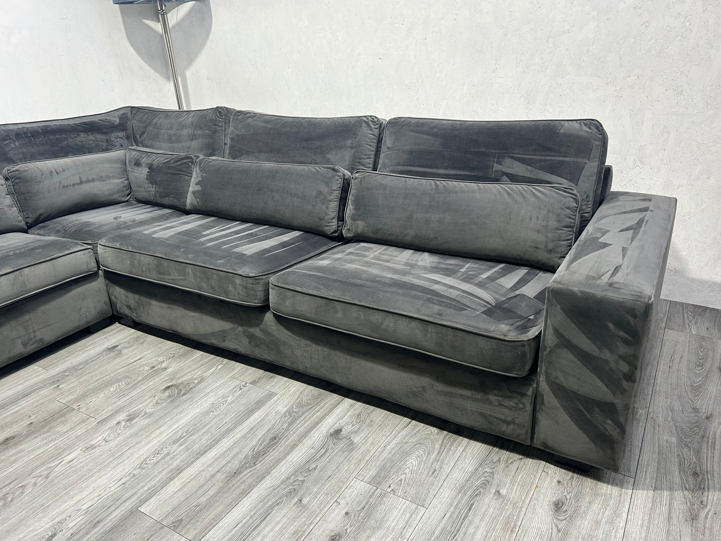 !Showroom Model! Antraciet Velvet Hoekbank ~ Losse Kussens Met Afneembare Hoezen