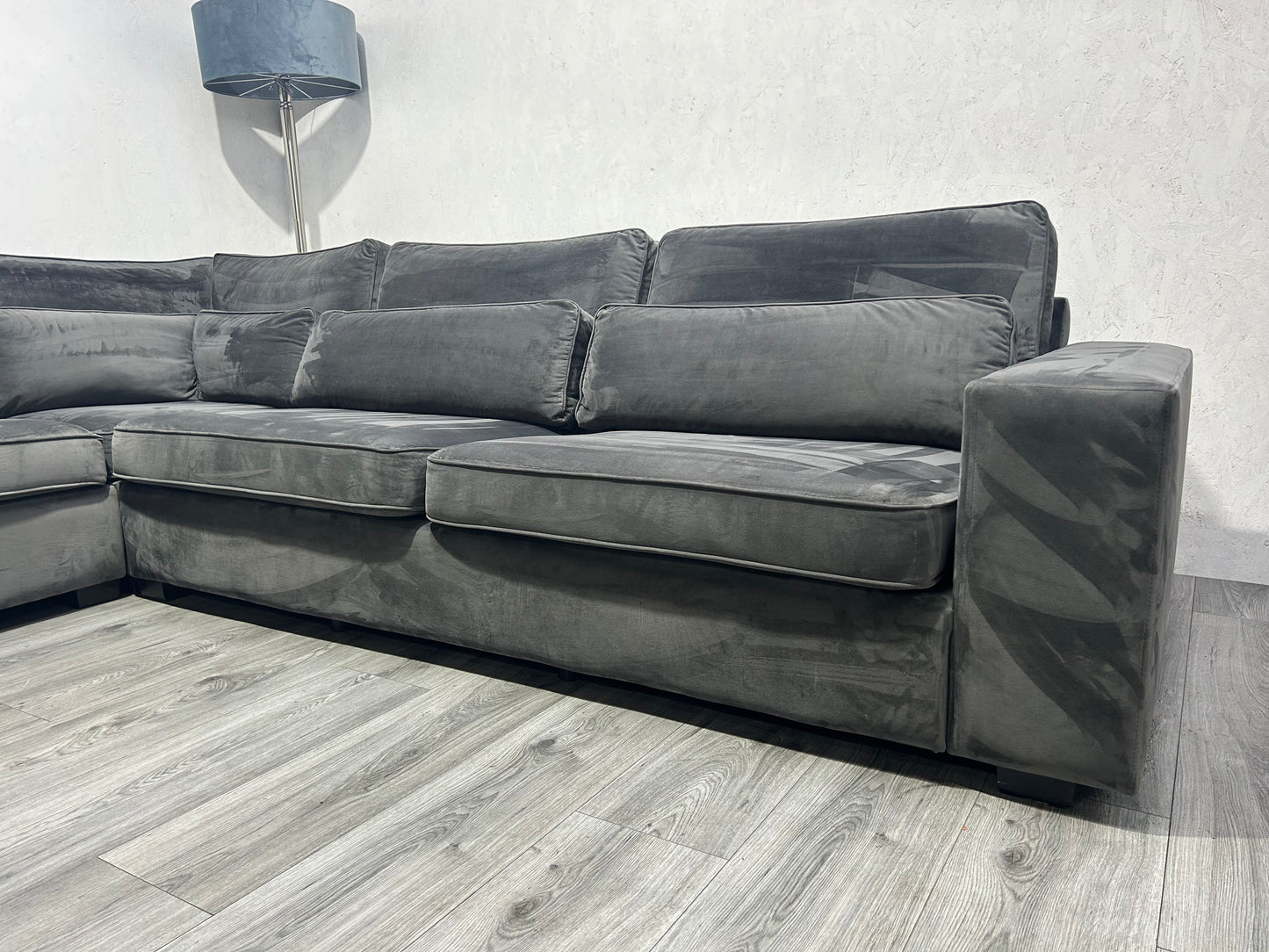 !Showroom Model! Antraciet Velvet Hoekbank ~ Losse Kussens Met Afneembare Hoezen