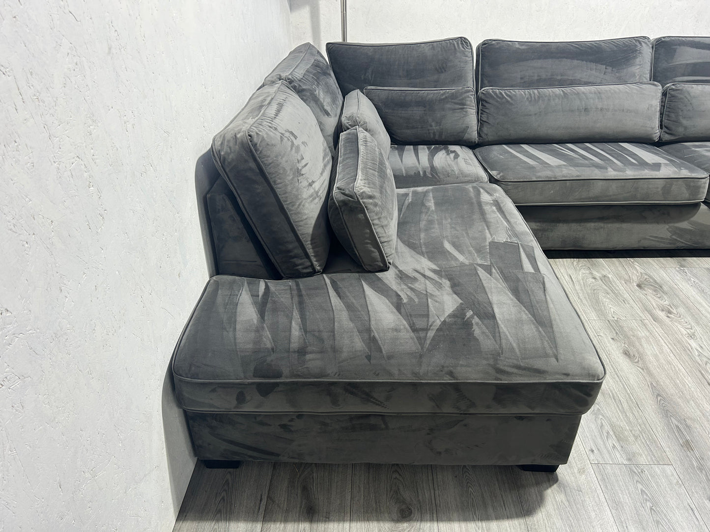 !Showroom Model! Antraciet Velvet Hoekbank ~ Losse Kussens Met Afneembare Hoezen