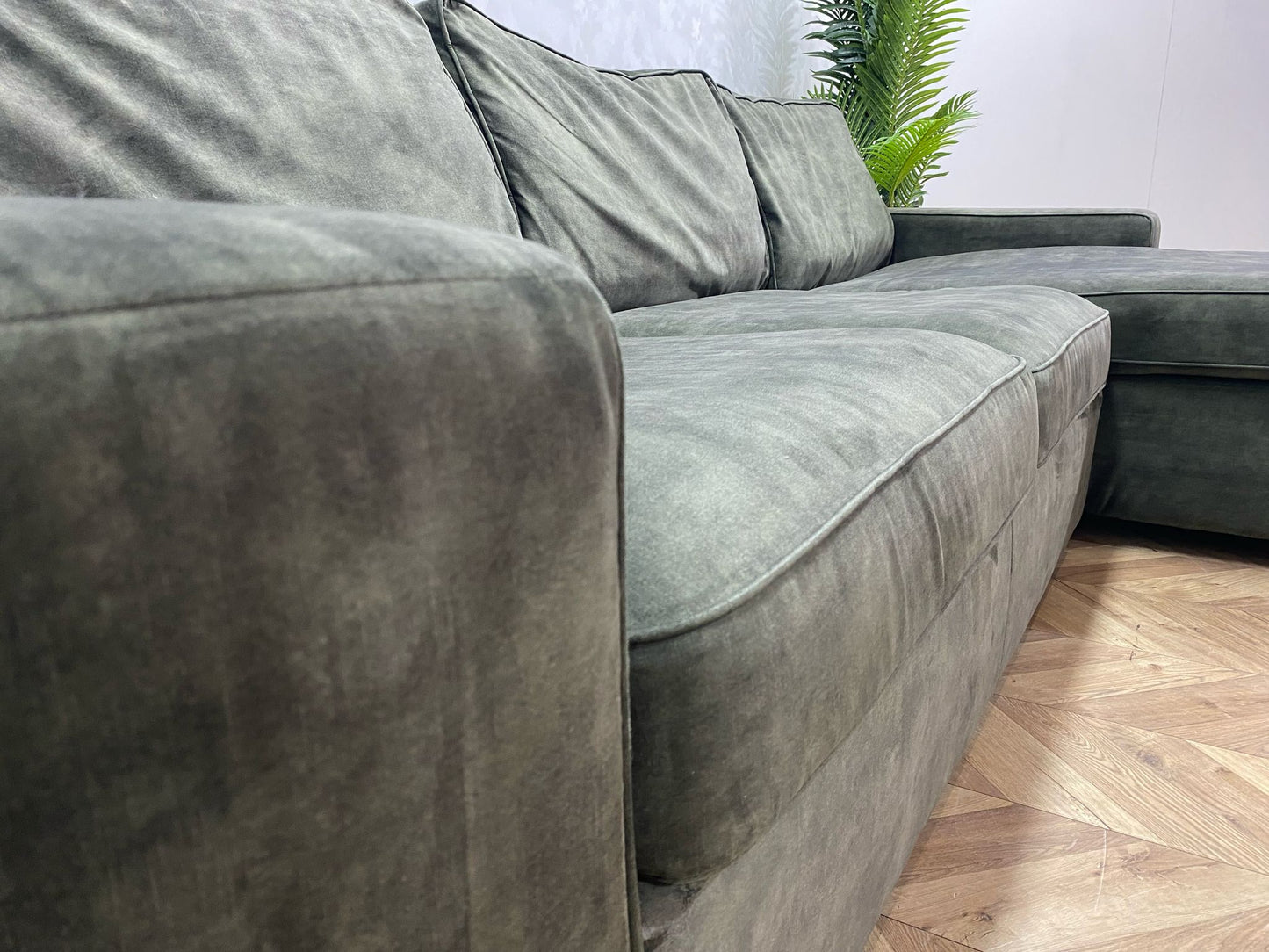 Donker Groene Velvet Hoekbank ~ Losse Kussens Met Afneembare Hoezen