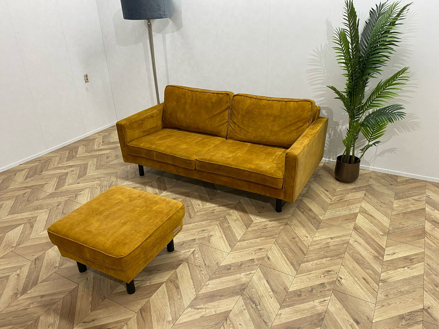 Umix Oker Gele Velvet 2-Zits Bank Inc. hocker ~ Nieuwstaat