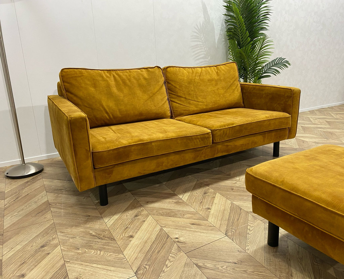 Umix Oker Gele Velvet 2-Zits Bank Inc. hocker ~ Nieuwstaat