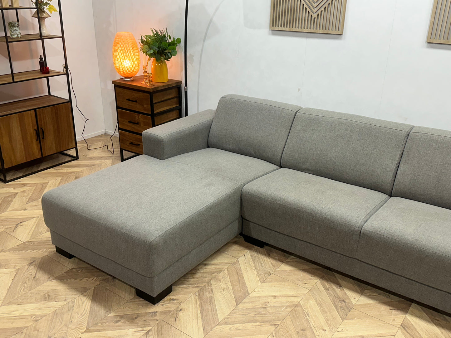 Licht Grijze Hoekbank ~ Vaste Kussens