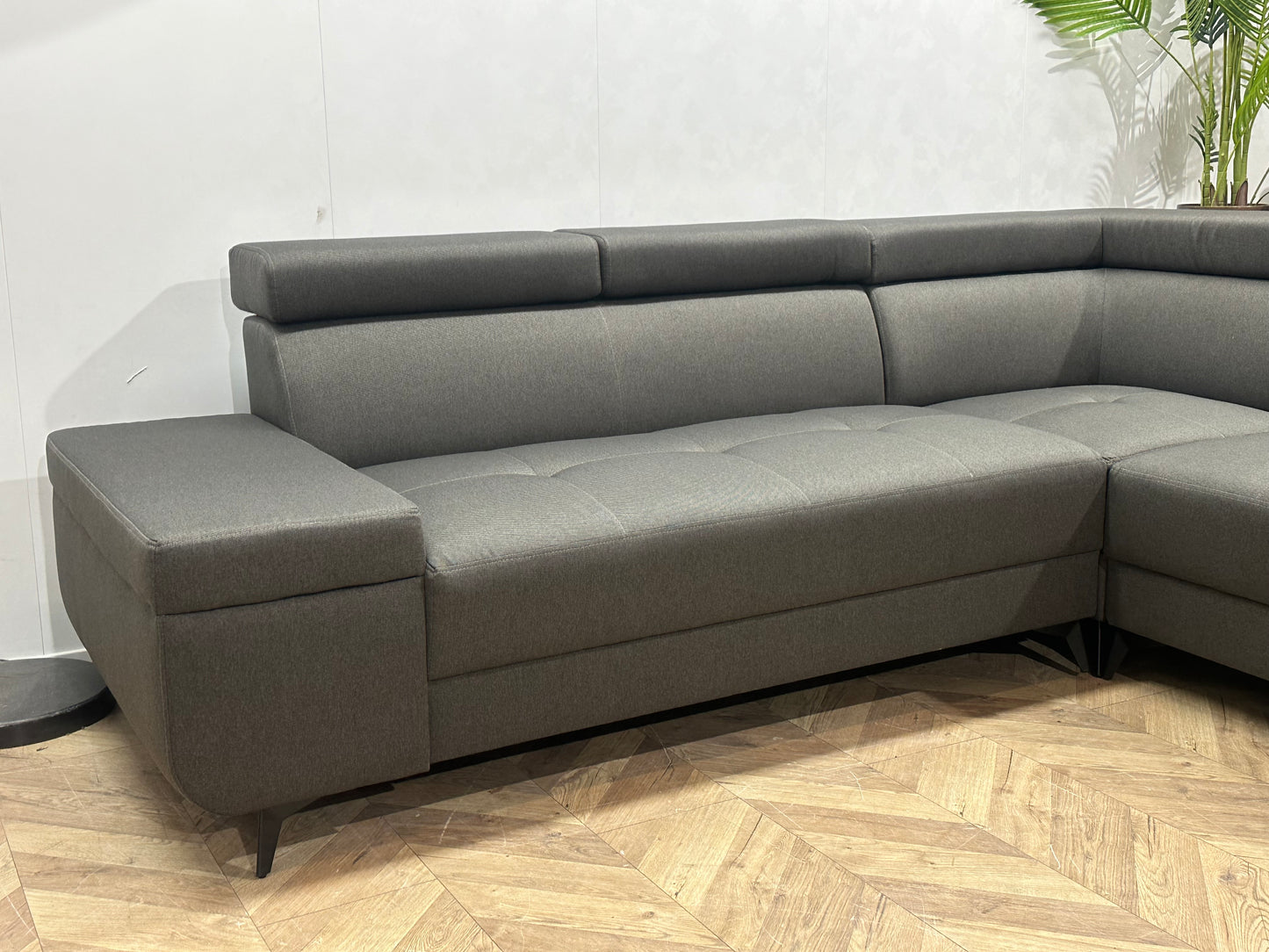 !Showroommodel! Grijze Hoekbank ~ Verstelbare Hoofdsteunen