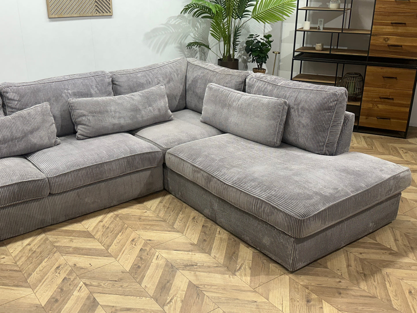 Licht Grijze Ribstof Hoekbank ~ Losse Kussens Met Afneembare Hoezen