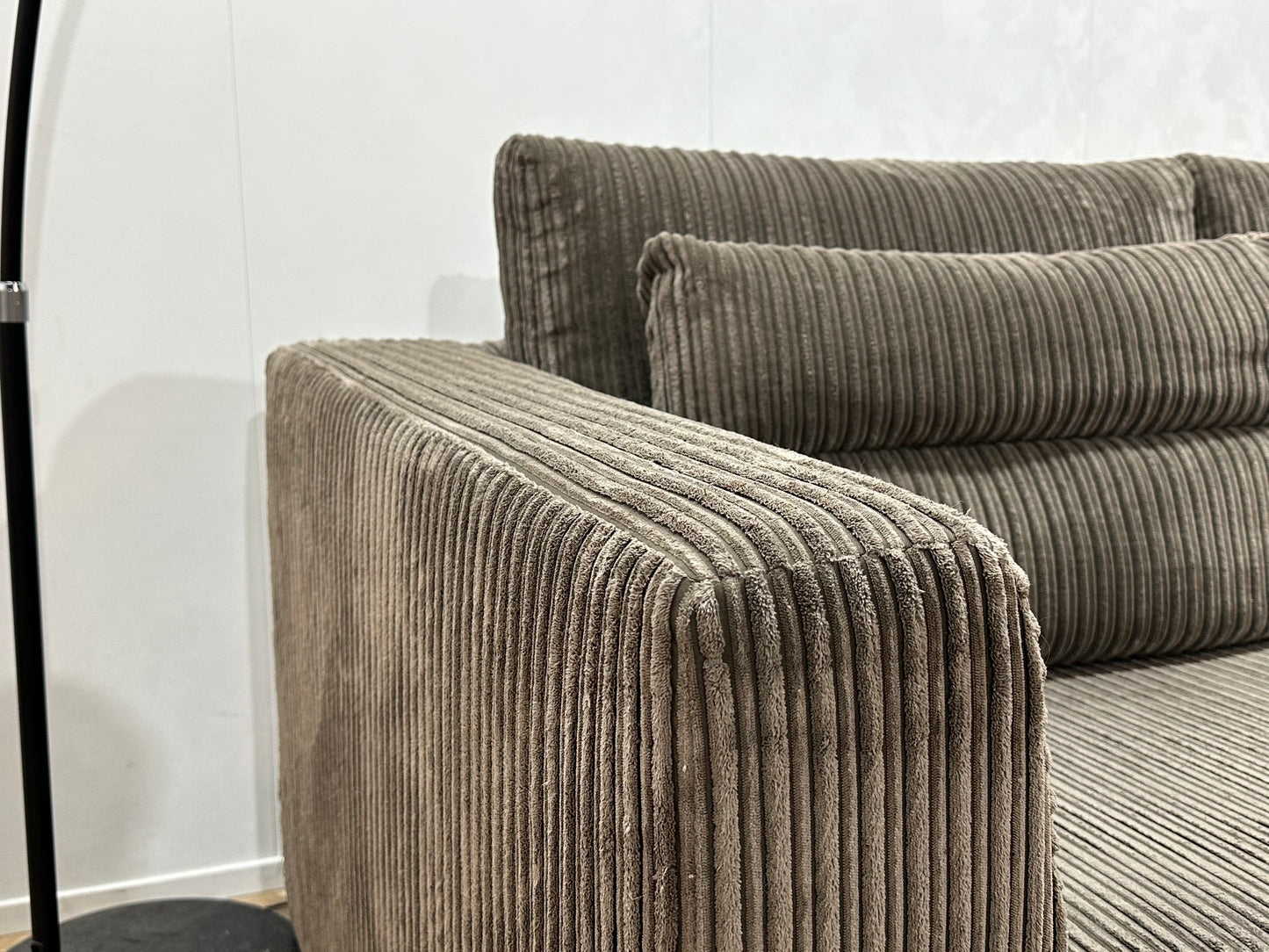 Licht Bruine Ribstof Hoekbank ~ Losse Kussens Met Afneembare Hoezen