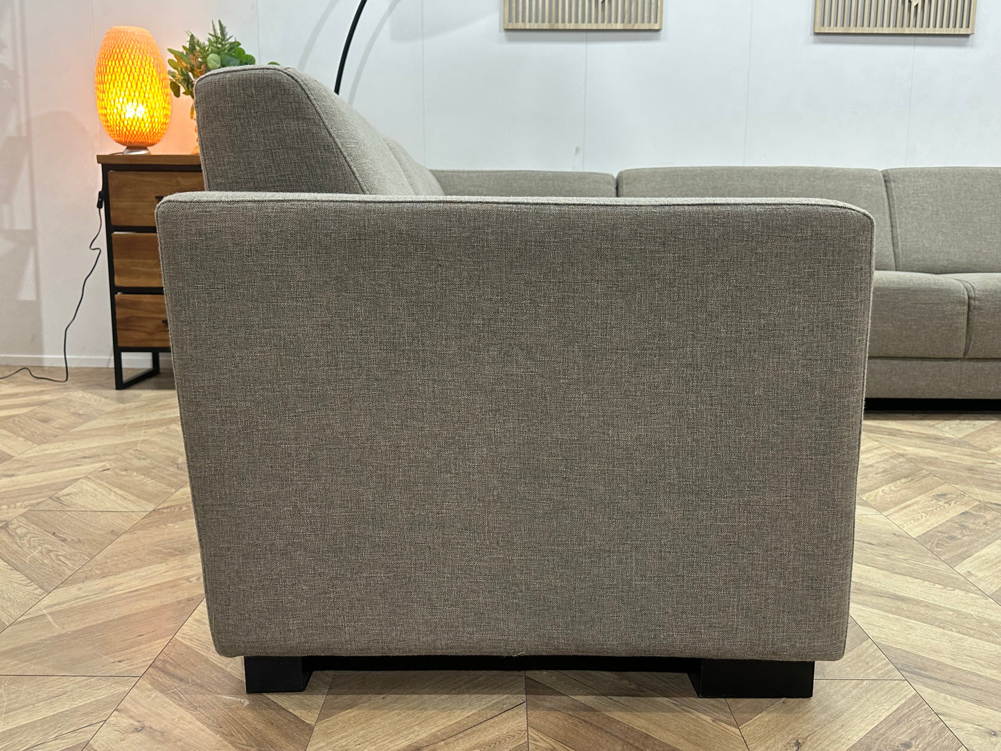 Licht Grijze Hoekbank ~ Vaste Kussens