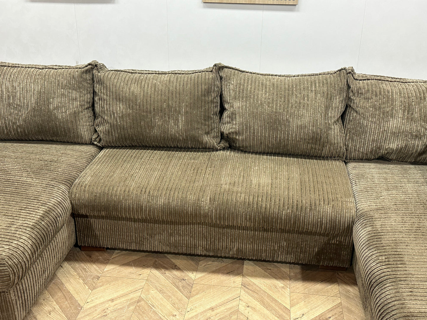 Bruine Ribstof U Bank ~ Losse Rugkussens Met Afneembare Hoezen