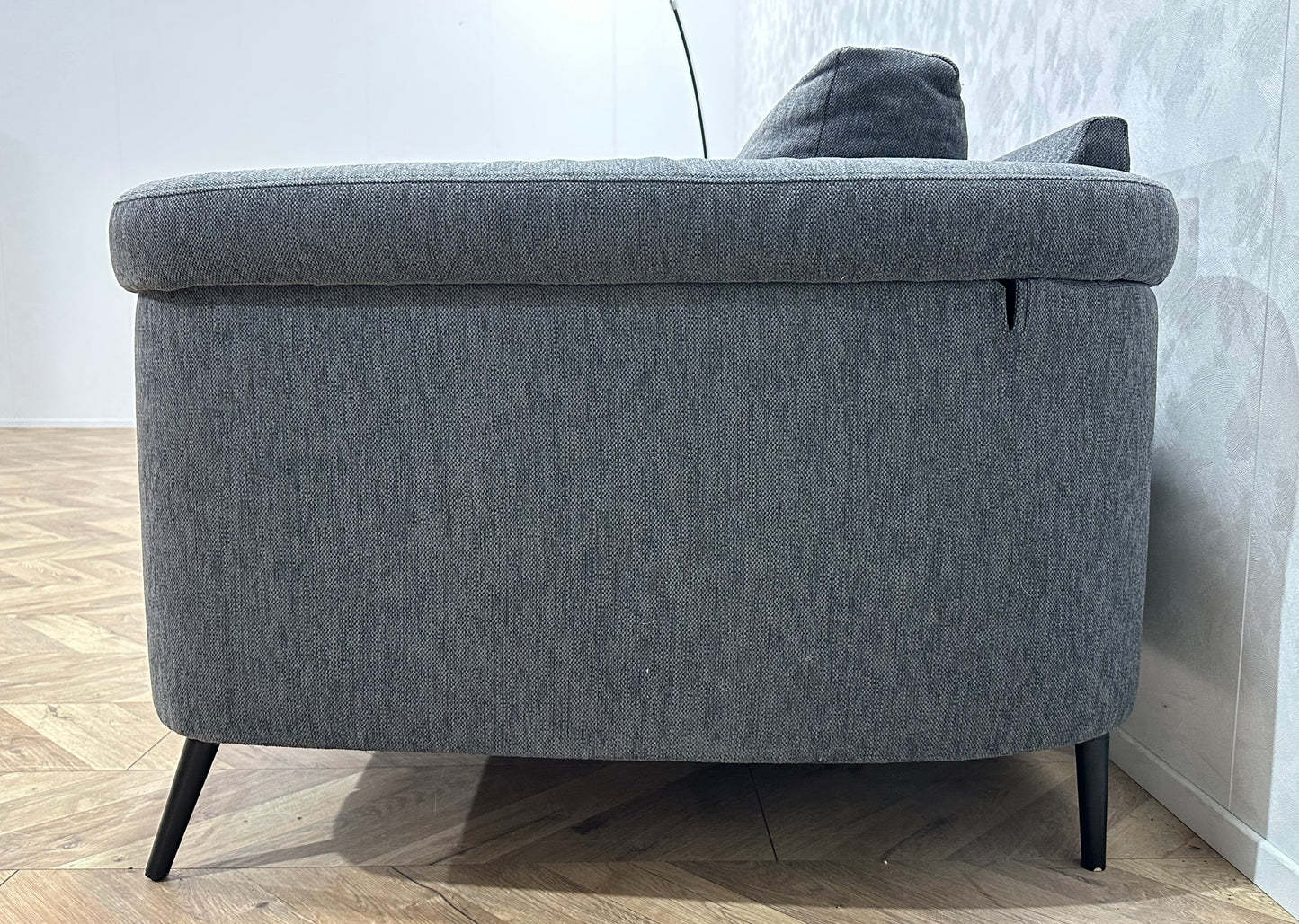 Grijze Design Hoekbank ~ Losse Rugkussens Met Afneembare Hoezen ~ Kleine Opbergruimte