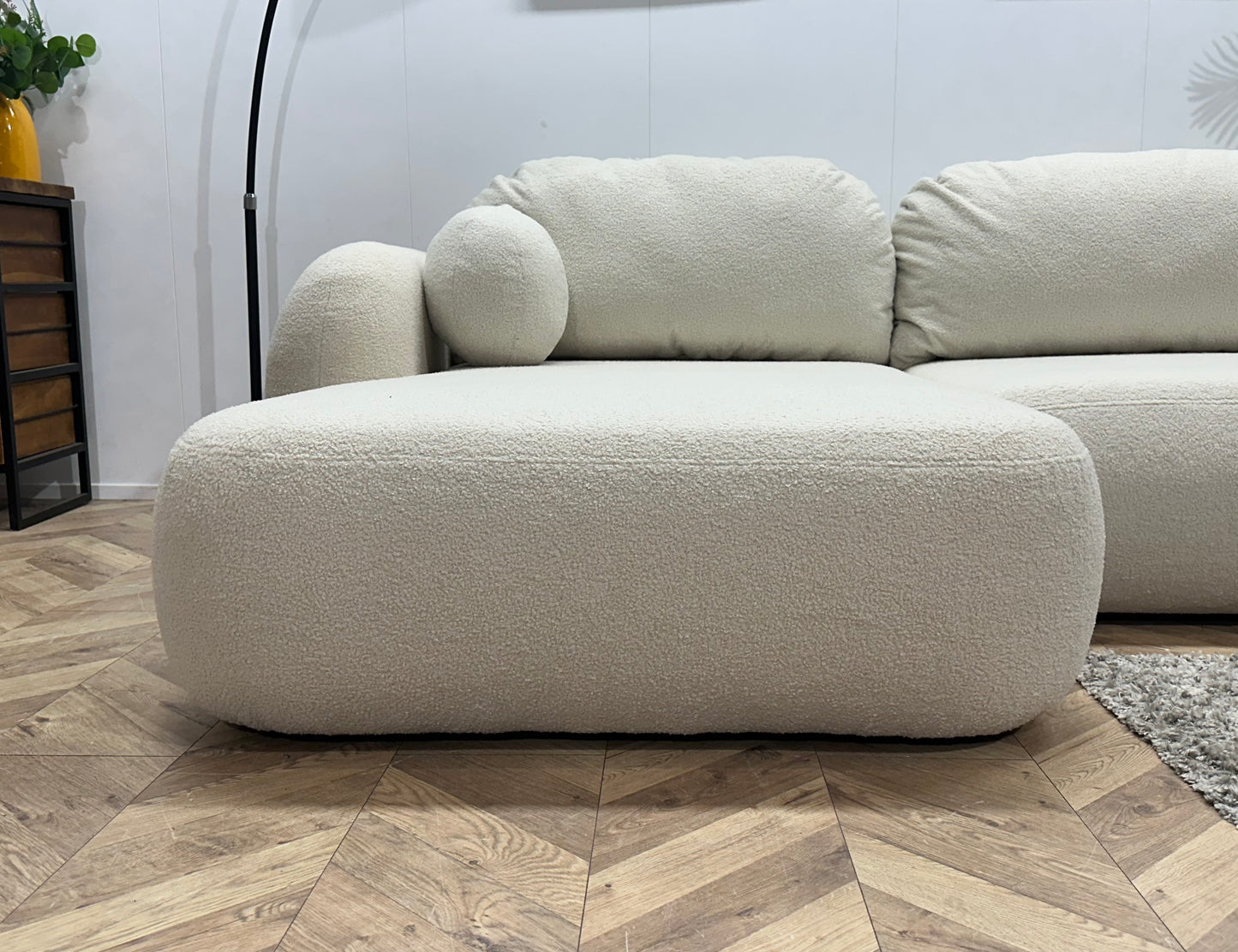 !Showroommodel! Witte Bouclé Stoffen Hoekbank