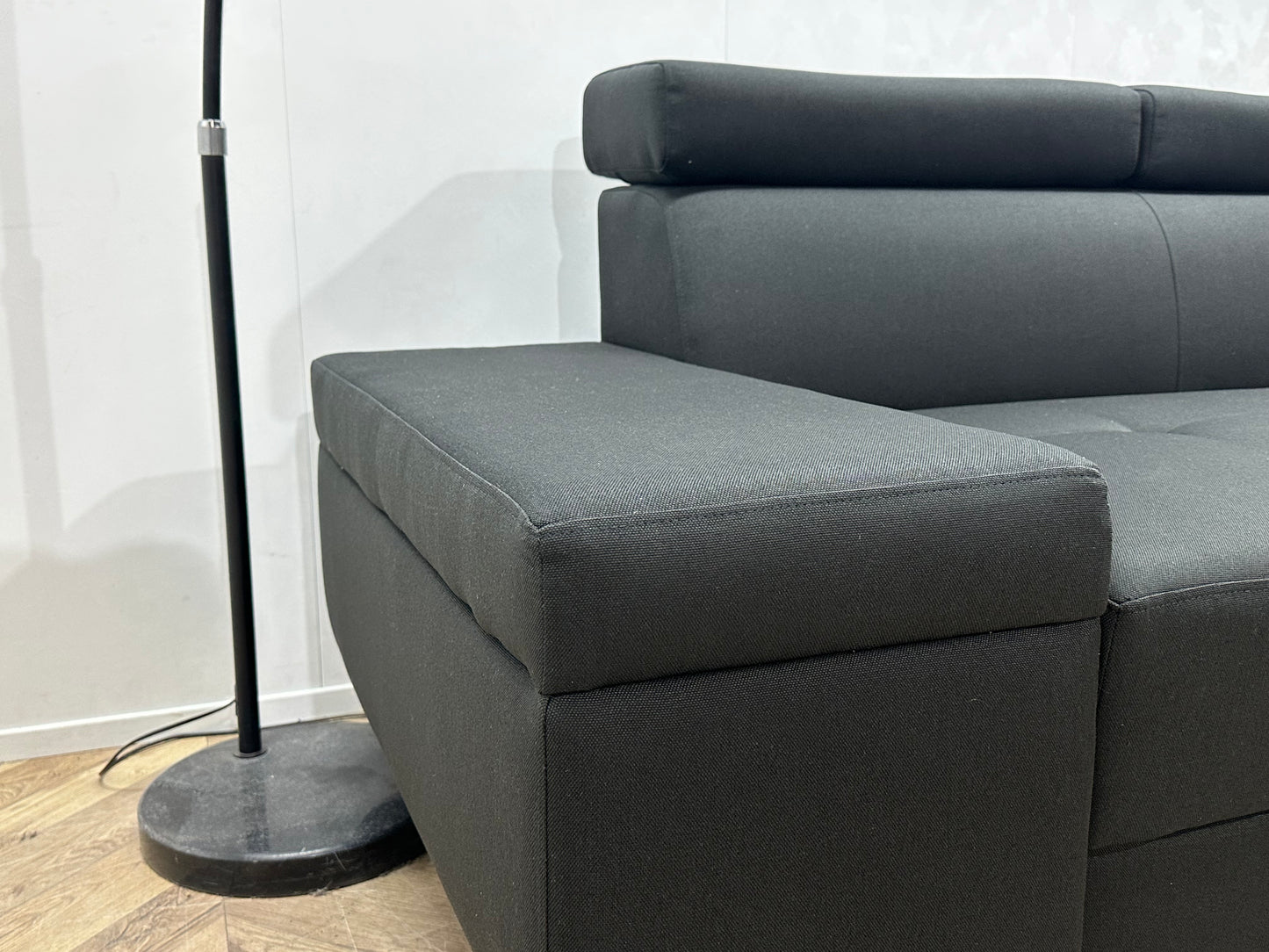 !Showroommodel! Zwart Hoekbank ~ Verstelbare Hoofdsteunen