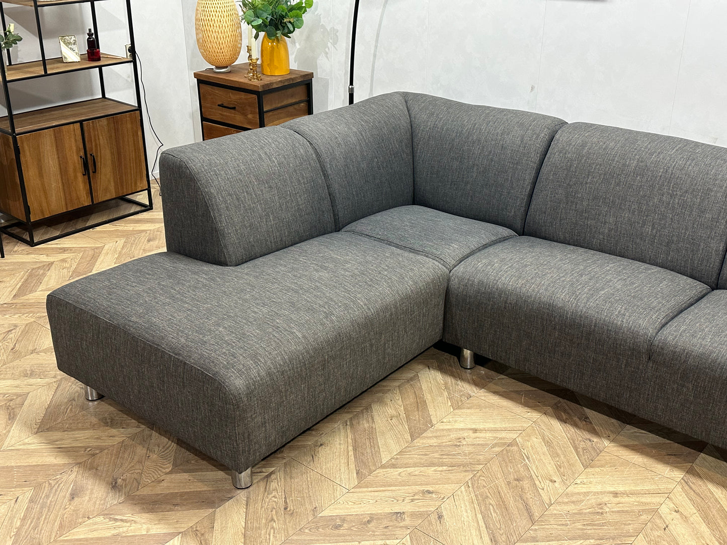 Grijze Hoekbank ~ Vaste Kussens