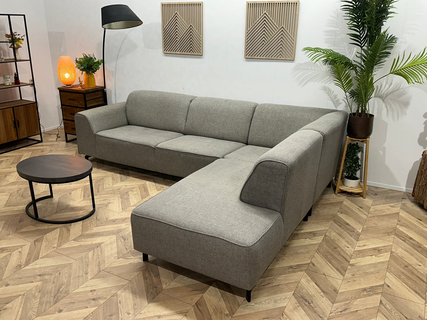 Licht Grijze Hoekbank ~ Vaste Kussens