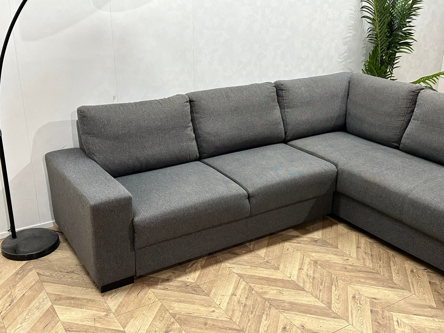 Grijze Hoekbank ~ Losse Rugkussens Met Afneembare Hoezen