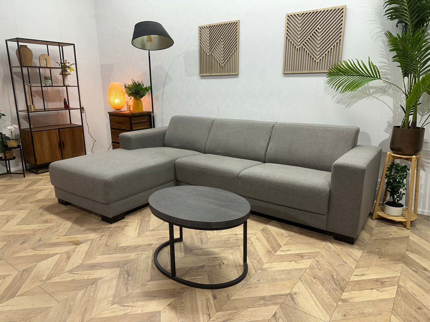 Licht Grijze Hoekbank ~ Vaste Kussens