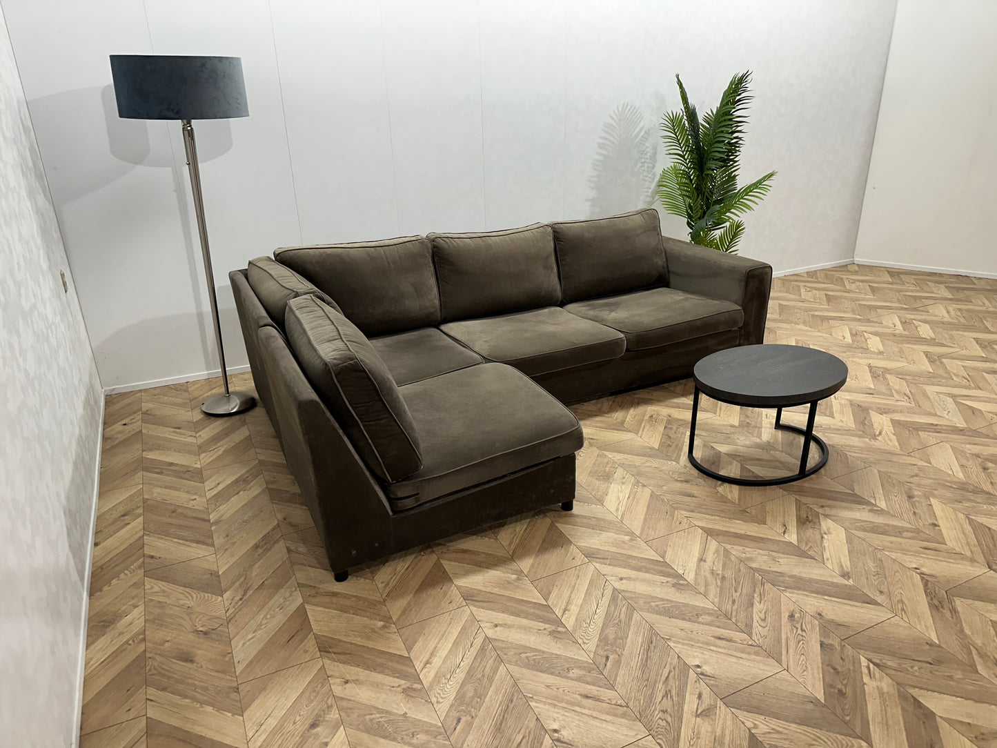 Bruine Velvet Design Bank ~ Nieuwstaat
