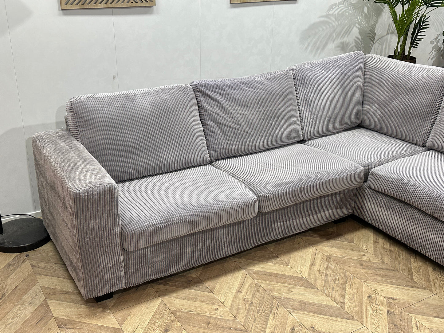Licht Grijze Ribstof Hoekbank ~ Nieuwstaat