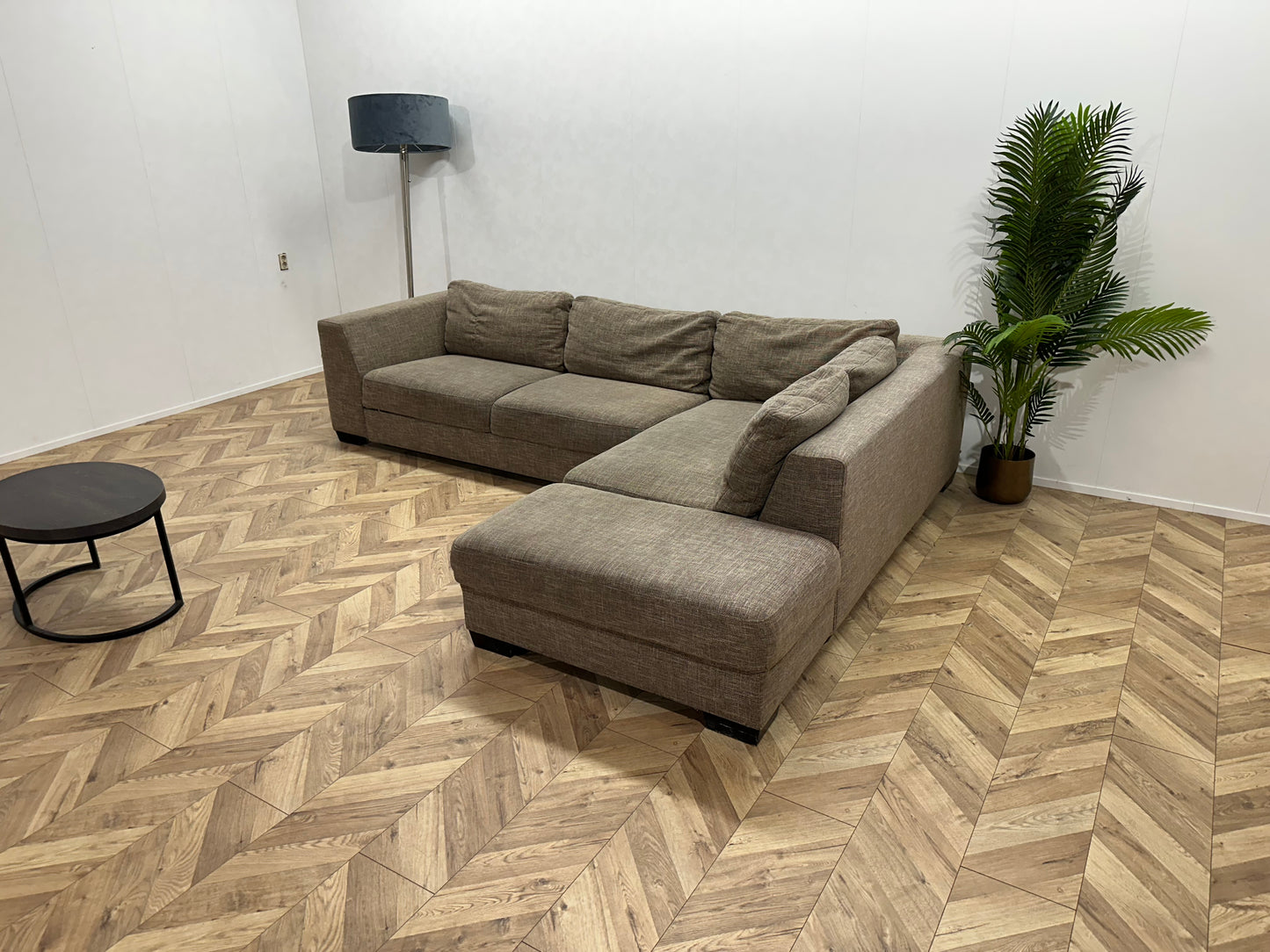 Beige/Bruine Hoekbank ~ Losse Rugkussens Met Afneembare Hoezen