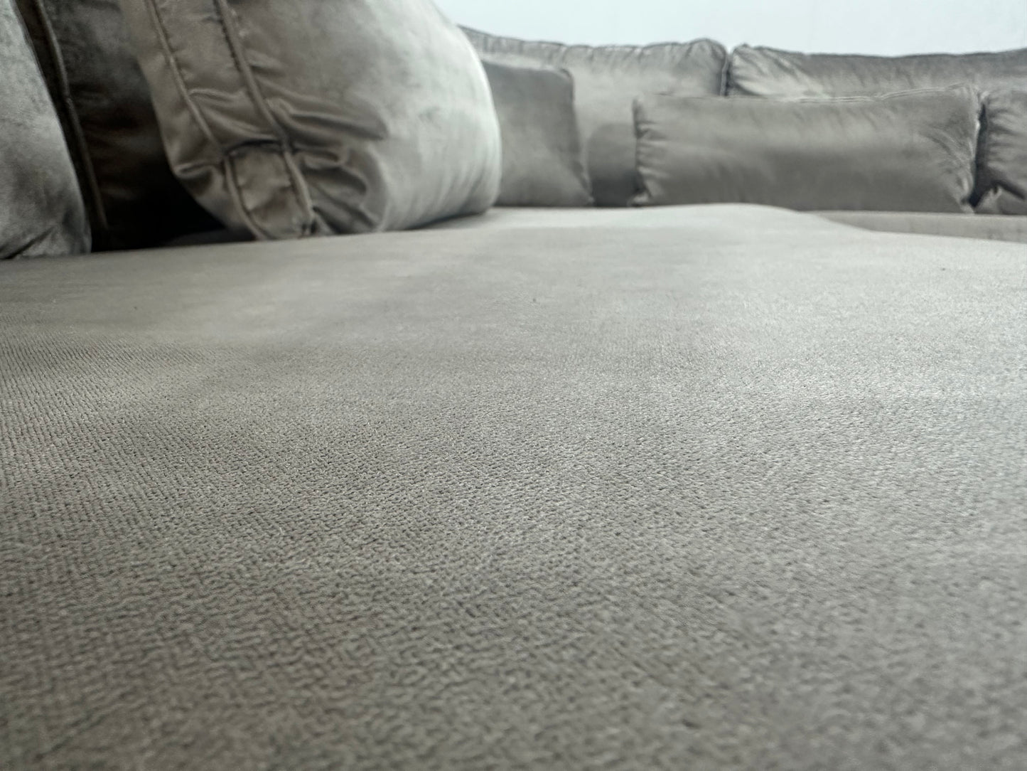 Grijze Ruime Velvet U Bank ~ Losse Kussens Met Afneembare Hoezen