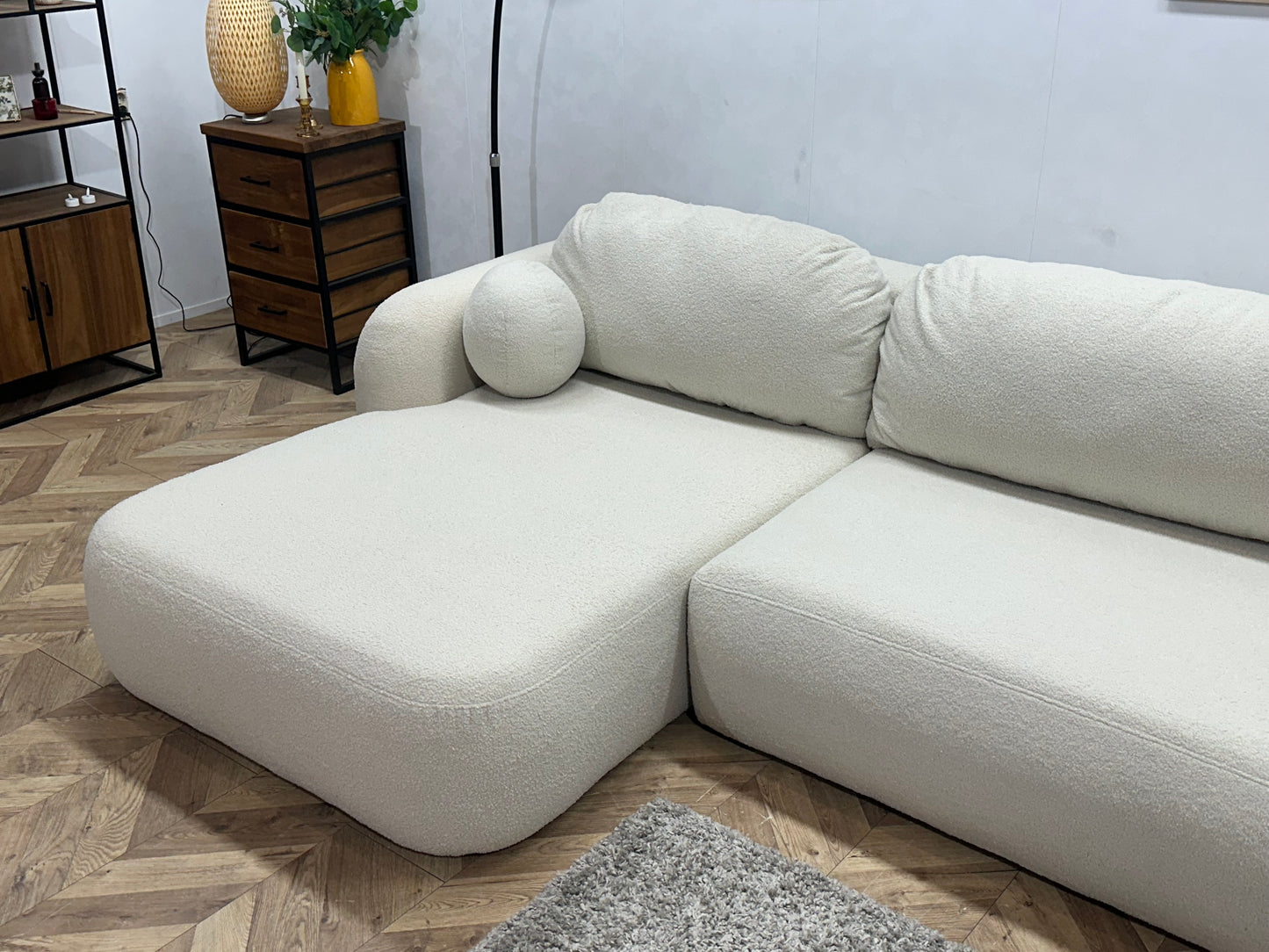 !Showroommodel! Witte Bouclé Stoffen Hoekbank