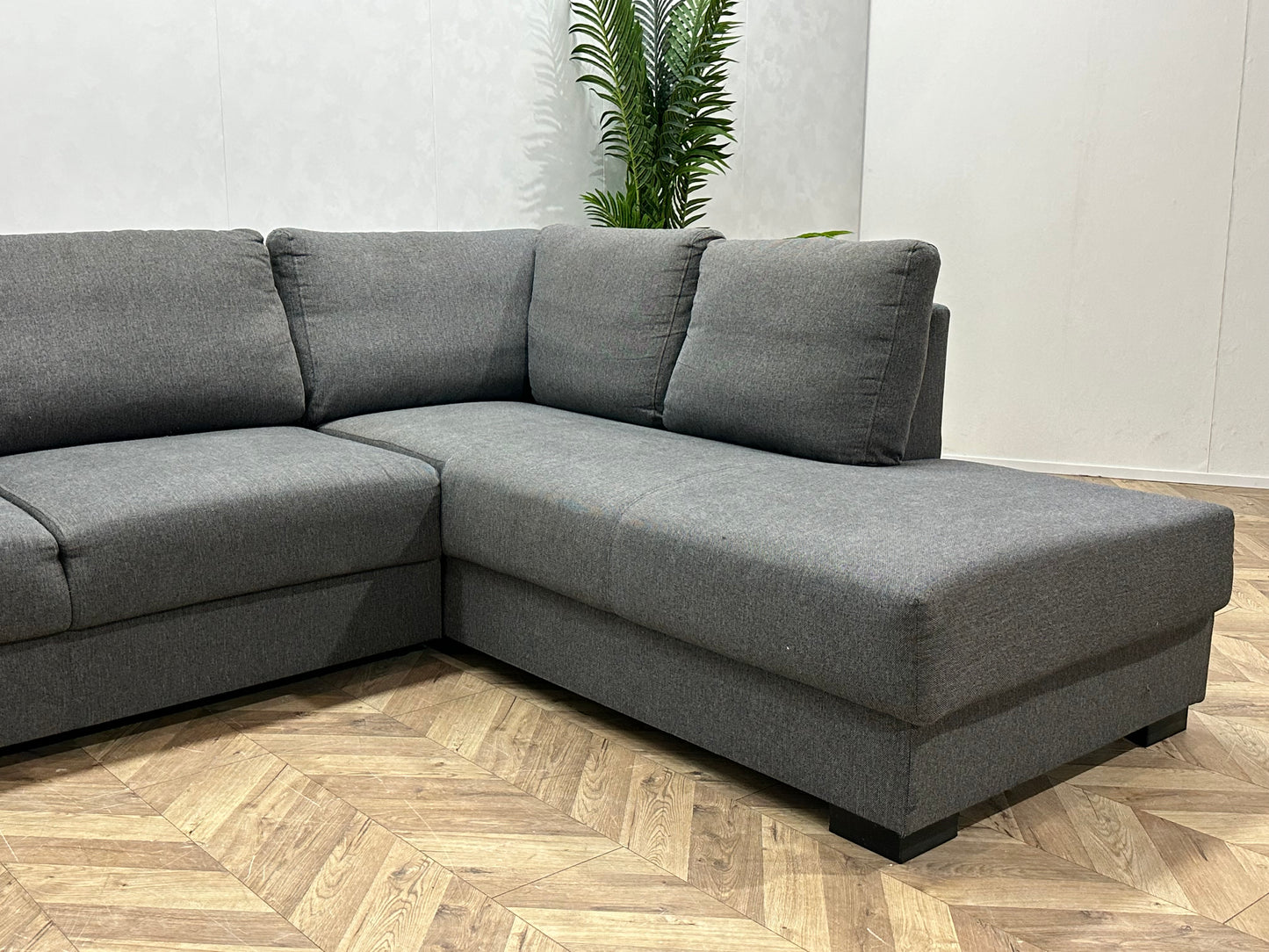 Grijze Hoekbank ~ Losse Rugkussens Met Afneembare Hoezen