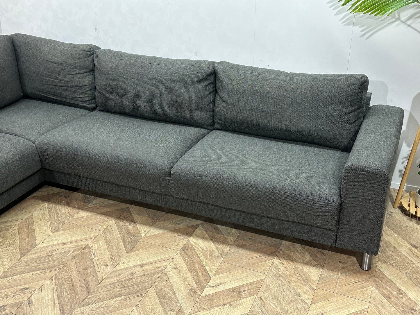 Grijze Hoekbank ~ Losse Rugkussens Met Afneembare Hoezen