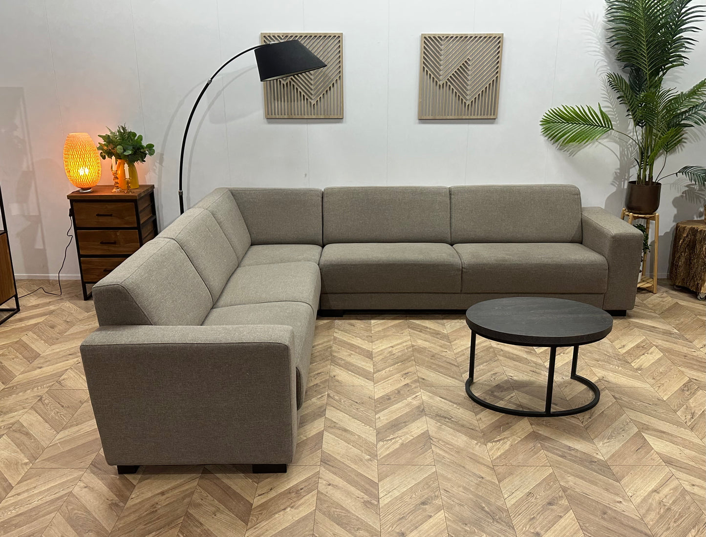 Licht Grijze Hoekbank ~ Vaste Kussens