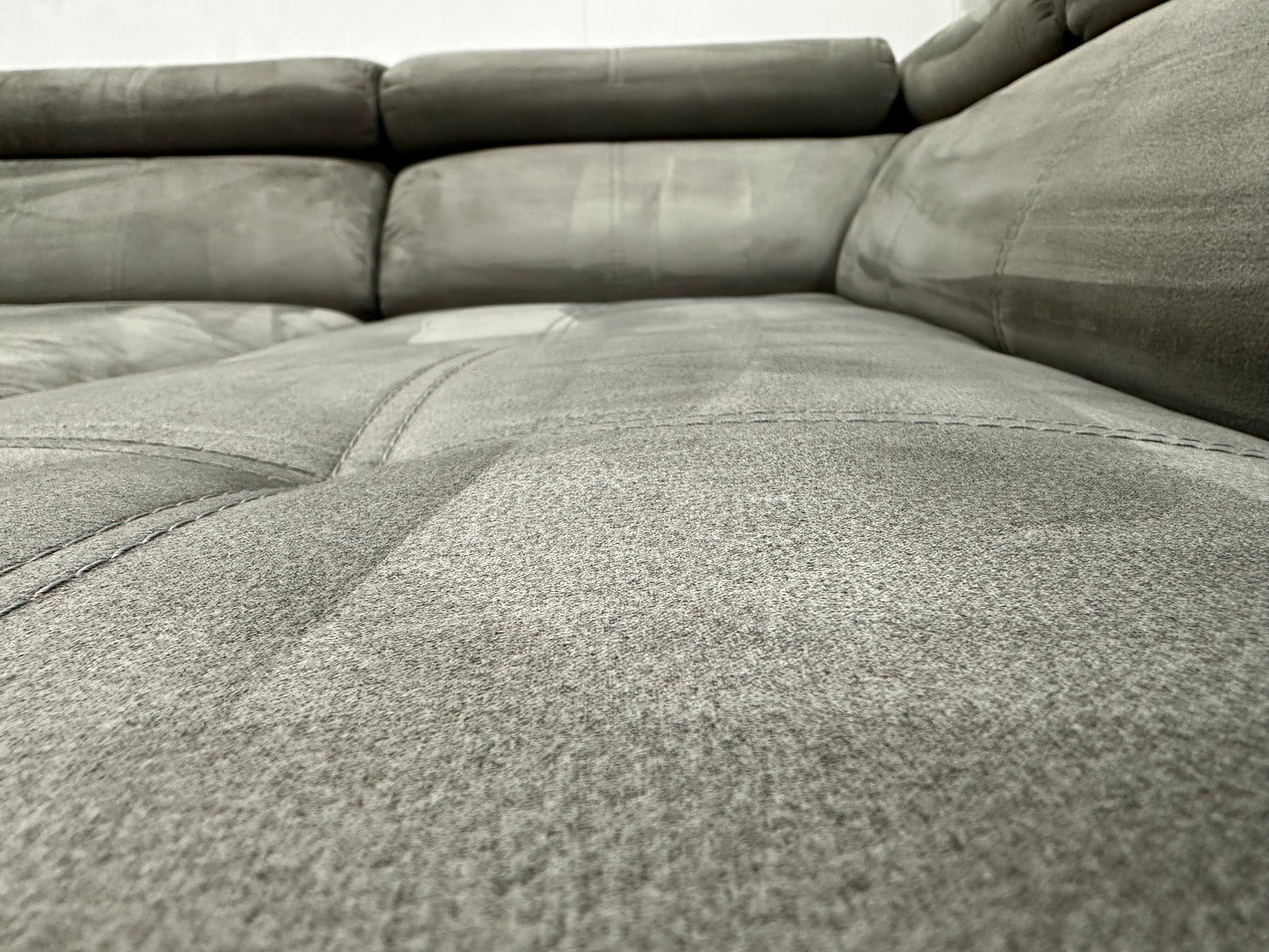 !Showroommodel! Grijze Suède Stoffen U Bank