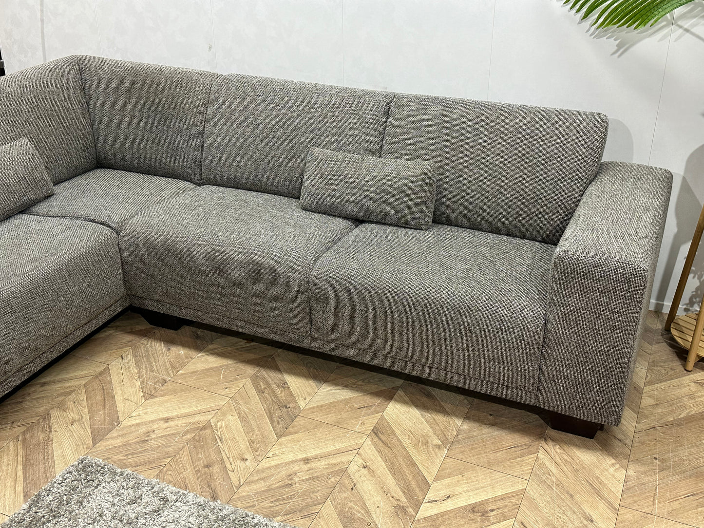 Grijze Hoekbank ~ Vaste Kussens