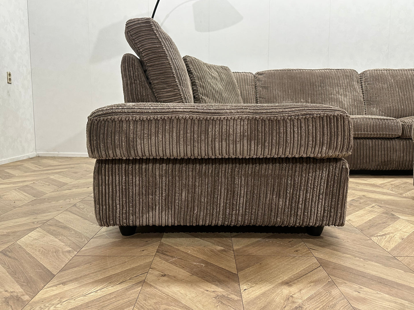 Licht Bruine Ribstof Hoekbank Inc Hocker ~ Losse Kussens Met Afneembare Hoezen