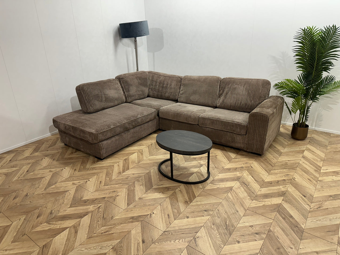 Taupe Ribstof Hoekbank ~ Losse Kussens Met Afneembare Hoezen